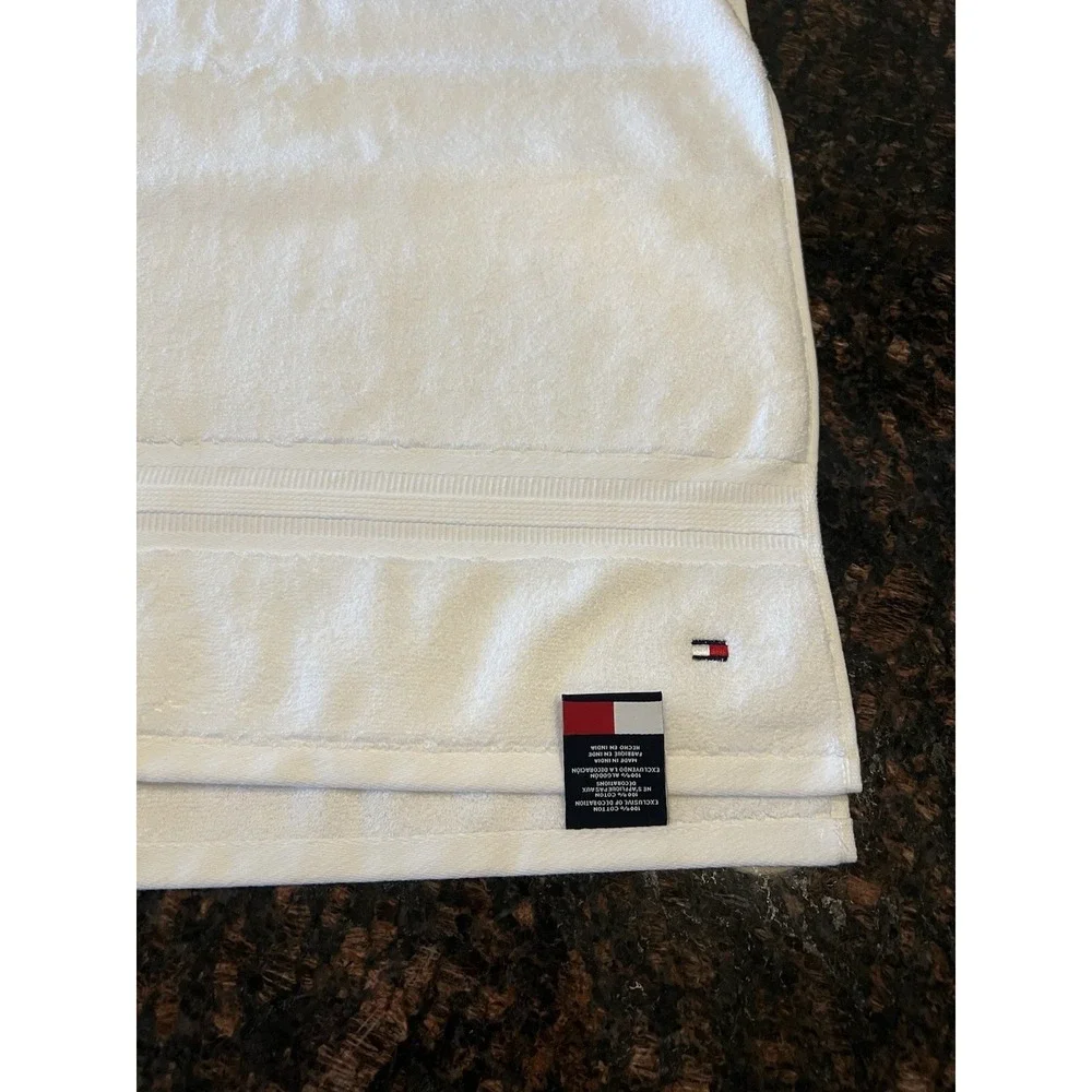 Tommy Hilfiger 100% Cotton White Bath Towel 30 X 56